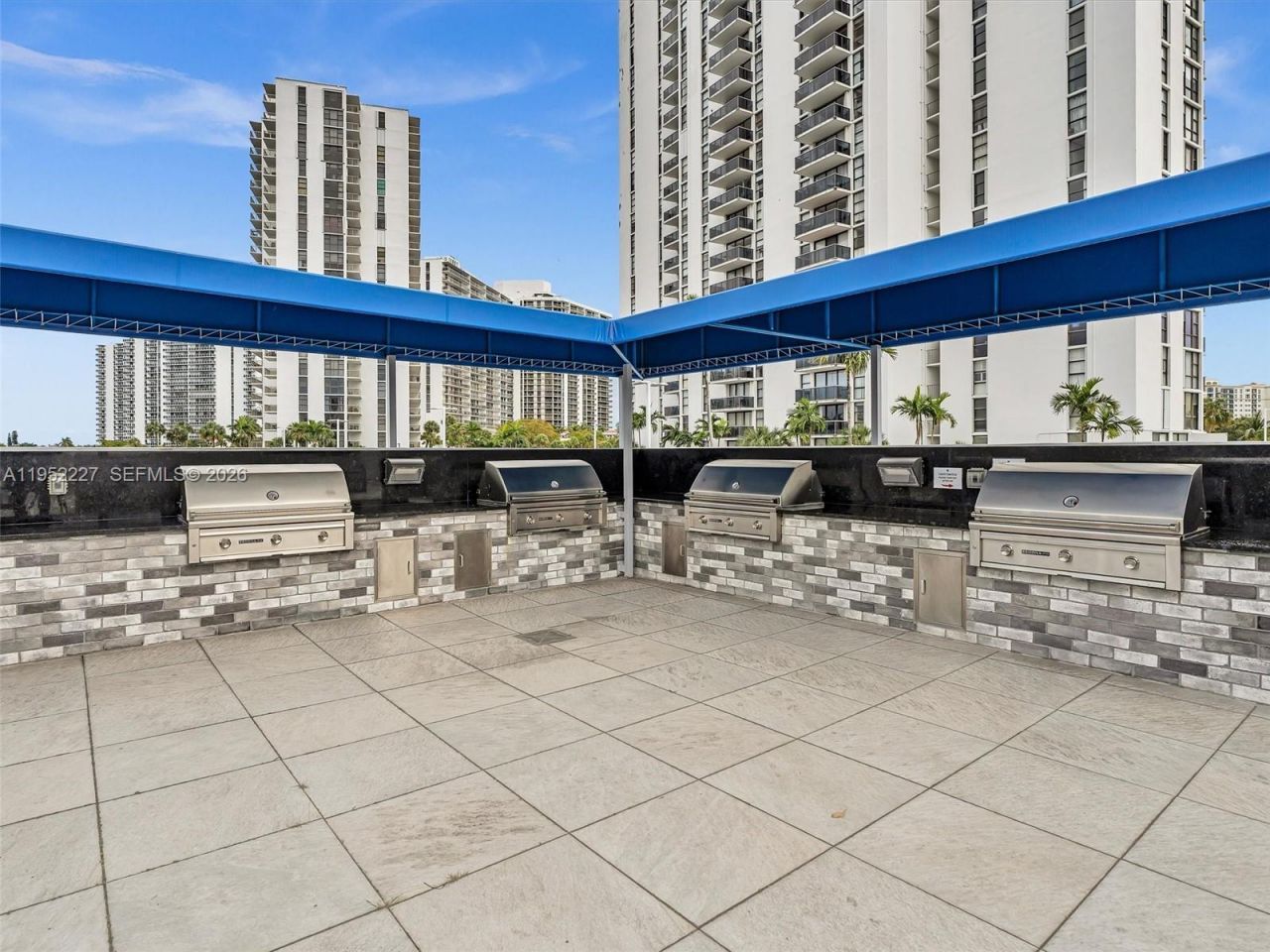 3675 N Country Club Dr, Unit 409, Aventura, FL 33180 Photo