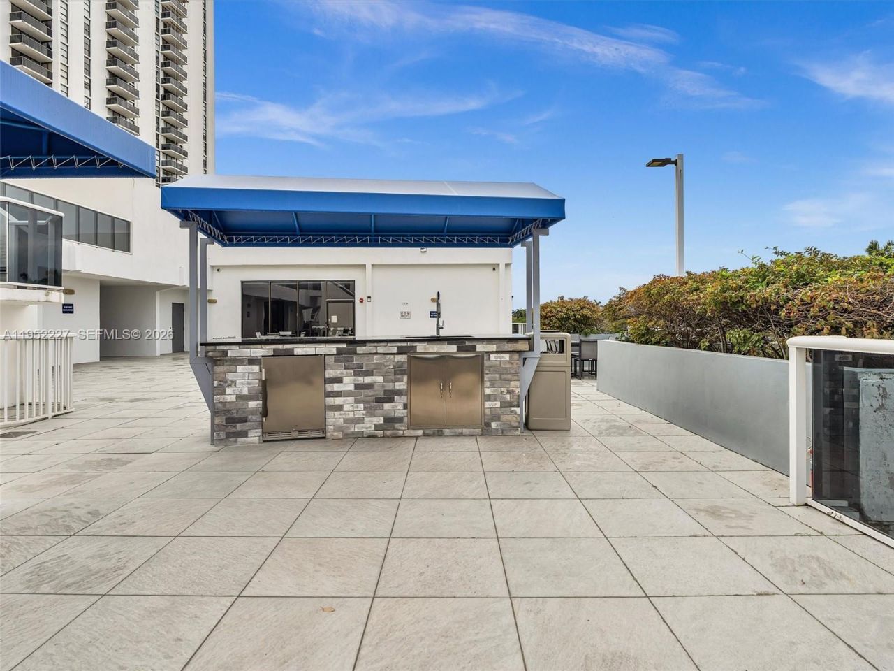 3675 N Country Club Dr, Unit 409, Aventura, FL 33180 Photo