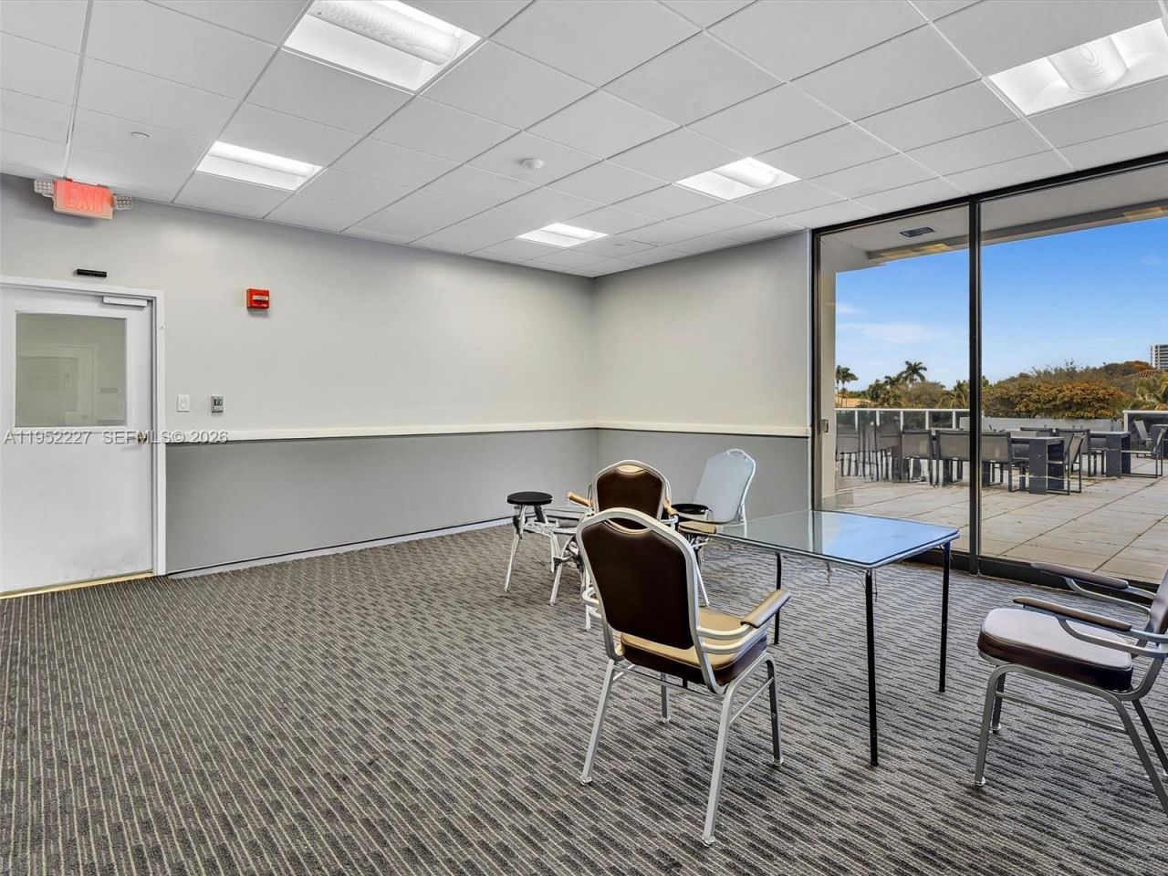 3675 N Country Club Dr, Unit 409, Aventura, FL 33180 Photo