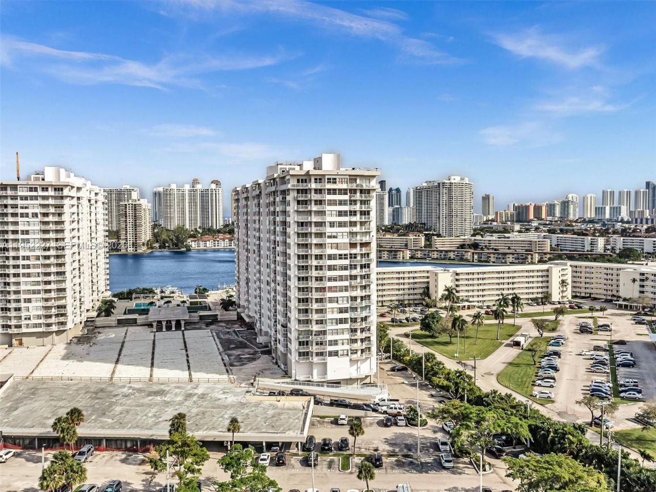 3675 N Country Club Dr, Unit 409, Aventura, FL 33180 Photo