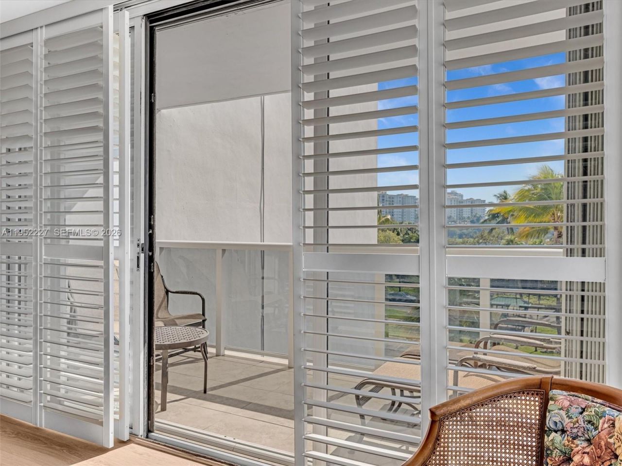 3675 N Country Club Dr, Unit 409, Aventura, FL 33180 Photo