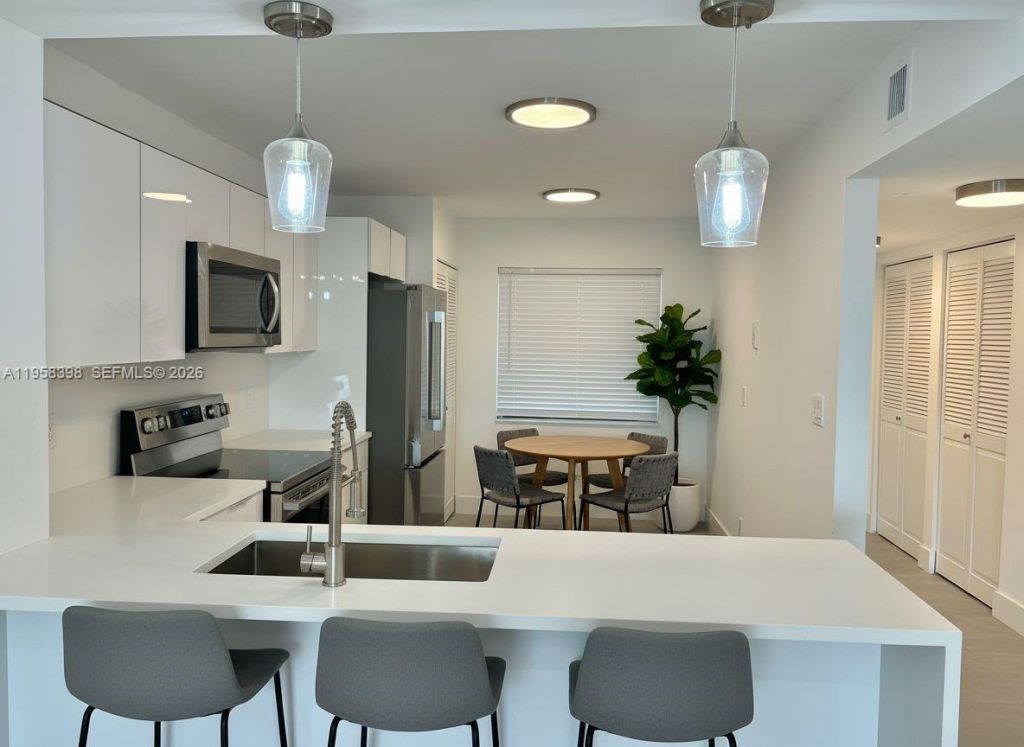 7050 NW 44th St, Unit 708, Lauderhill, FL 33319 Photo