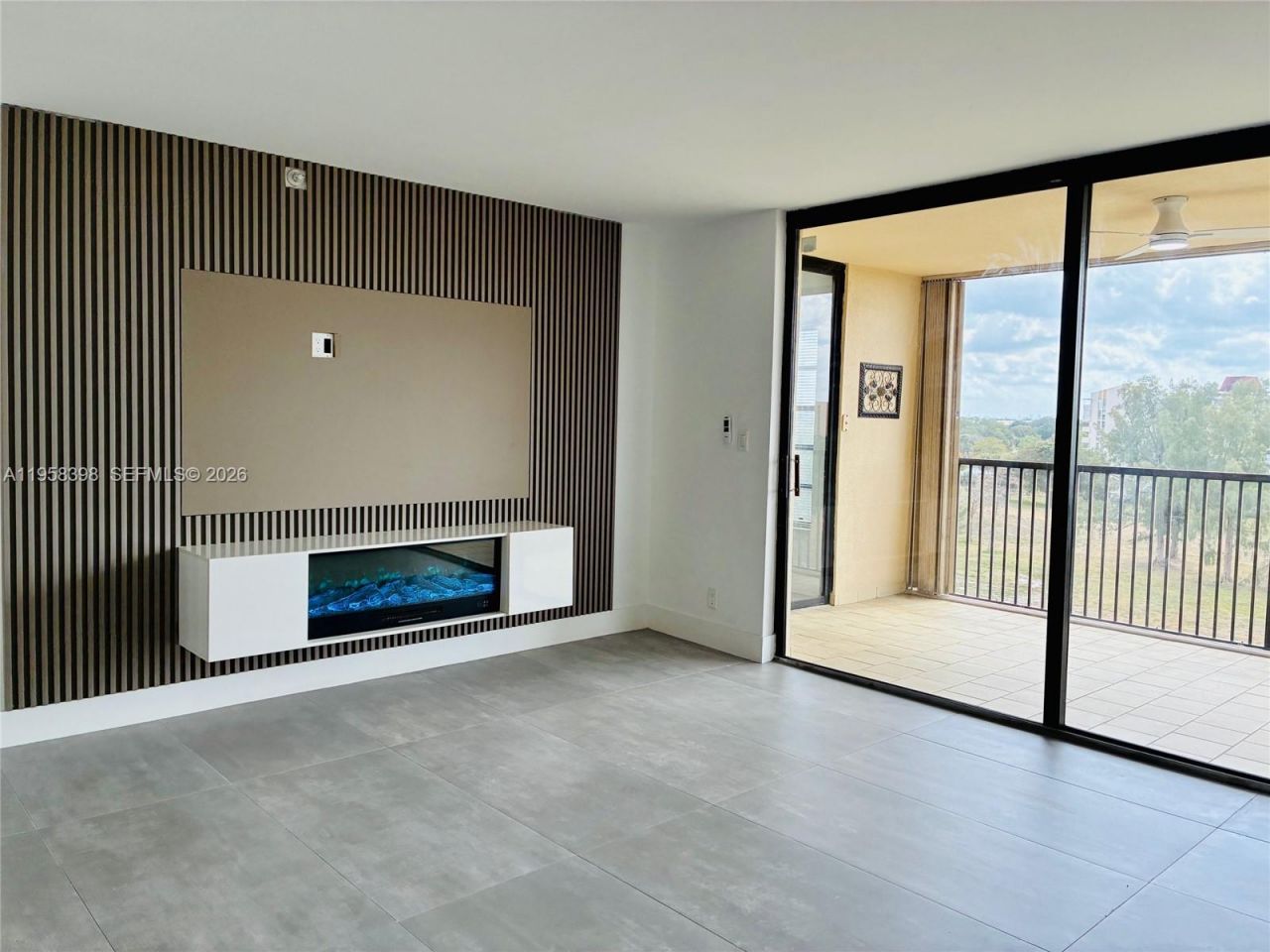 7050 NW 44th St, Unit 708, Lauderhill, FL 33319 Photo