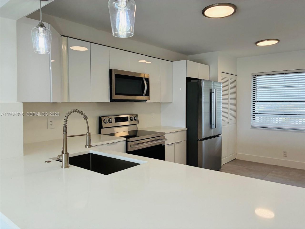 7050 NW 44th St, Unit 708, Lauderhill, FL 33319 Photo