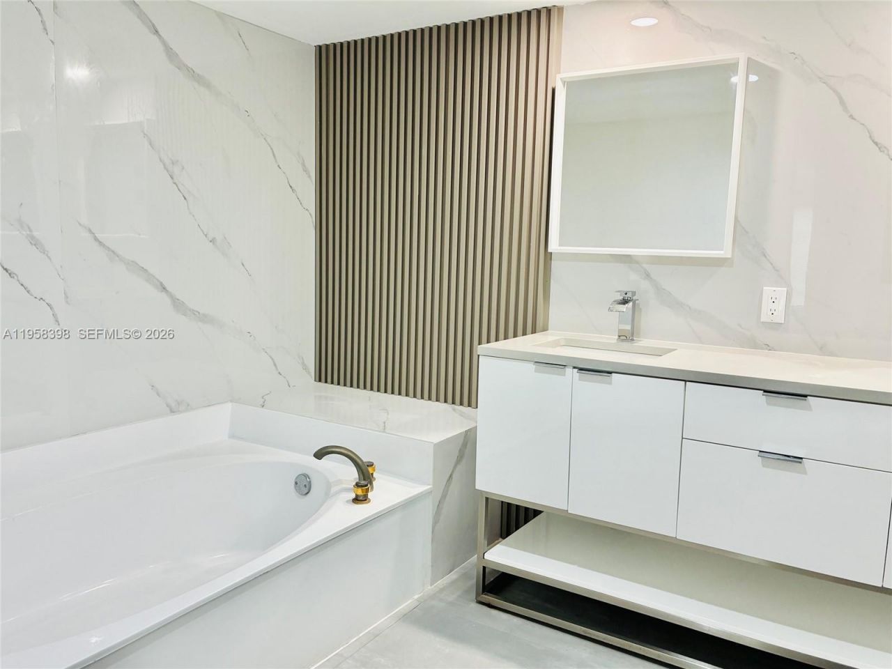 7050 NW 44th St, Unit 708, Lauderhill, FL 33319 Photo