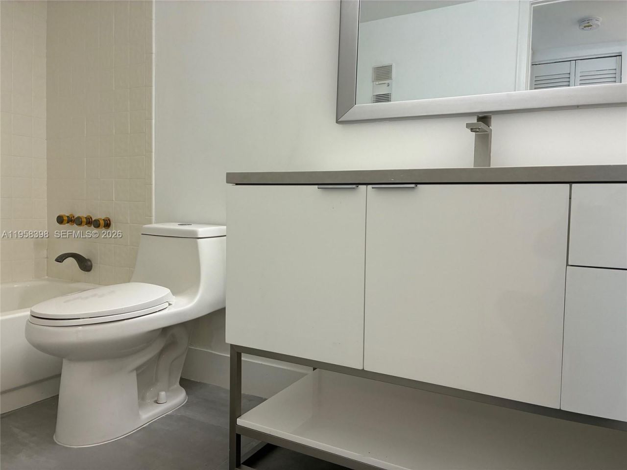 7050 NW 44th St, Unit 708, Lauderhill, FL 33319 Photo