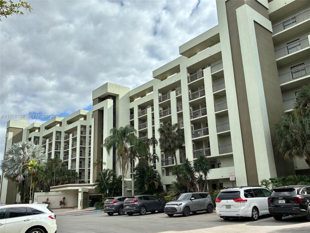 7050 NW 44th St, Unit 708, Lauderhill, FL 33319 Photo