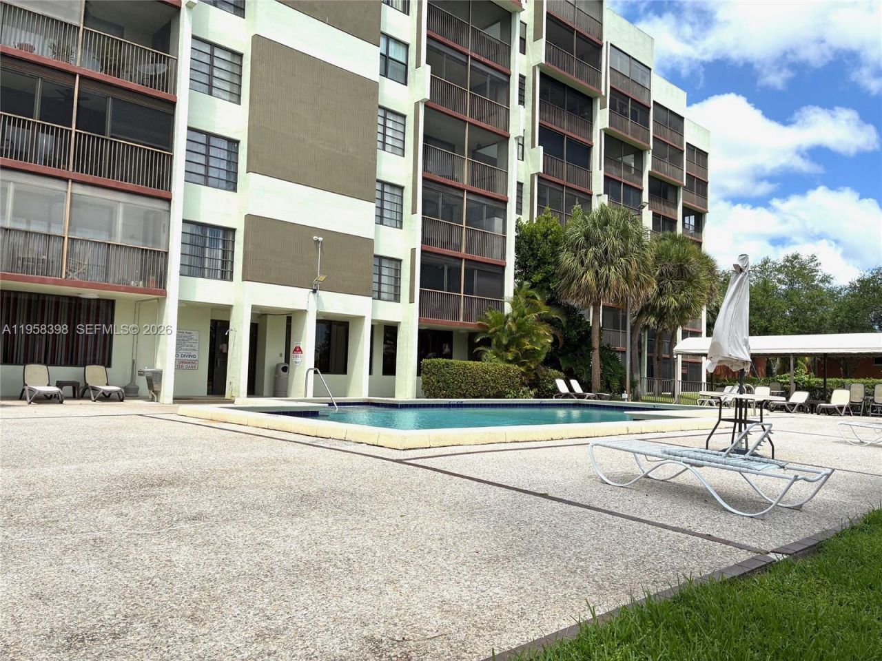 7050 NW 44th St, Unit 708, Lauderhill, FL 33319 Photo