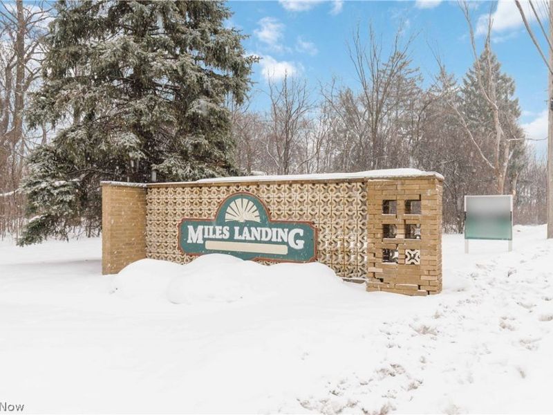 4889 Banbury Court, Unit 13, Warrensville Heights, OH 44128 Photo 3