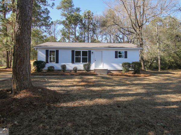 421 Vienna Circle, Fort Valley, GA 31030