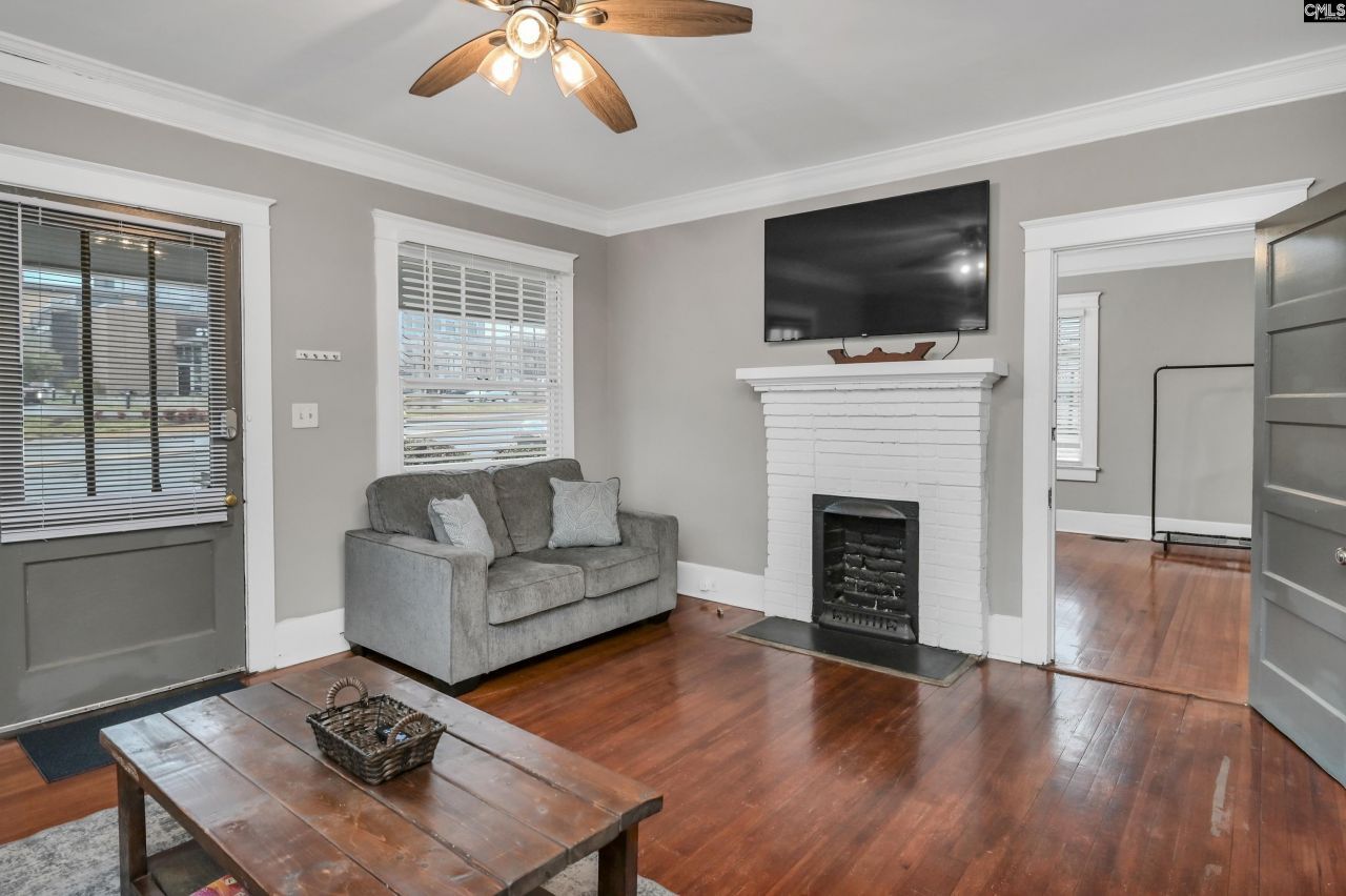 2227 Bull Street Photo 4