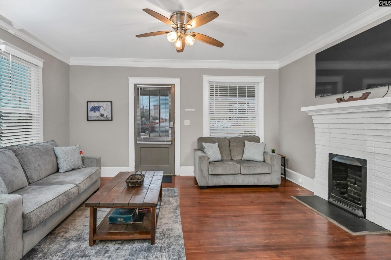 2227 Bull Street Photo 5