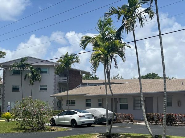 700 Layne Blvd, Unit 124, Hallandale Beach, FL 33009