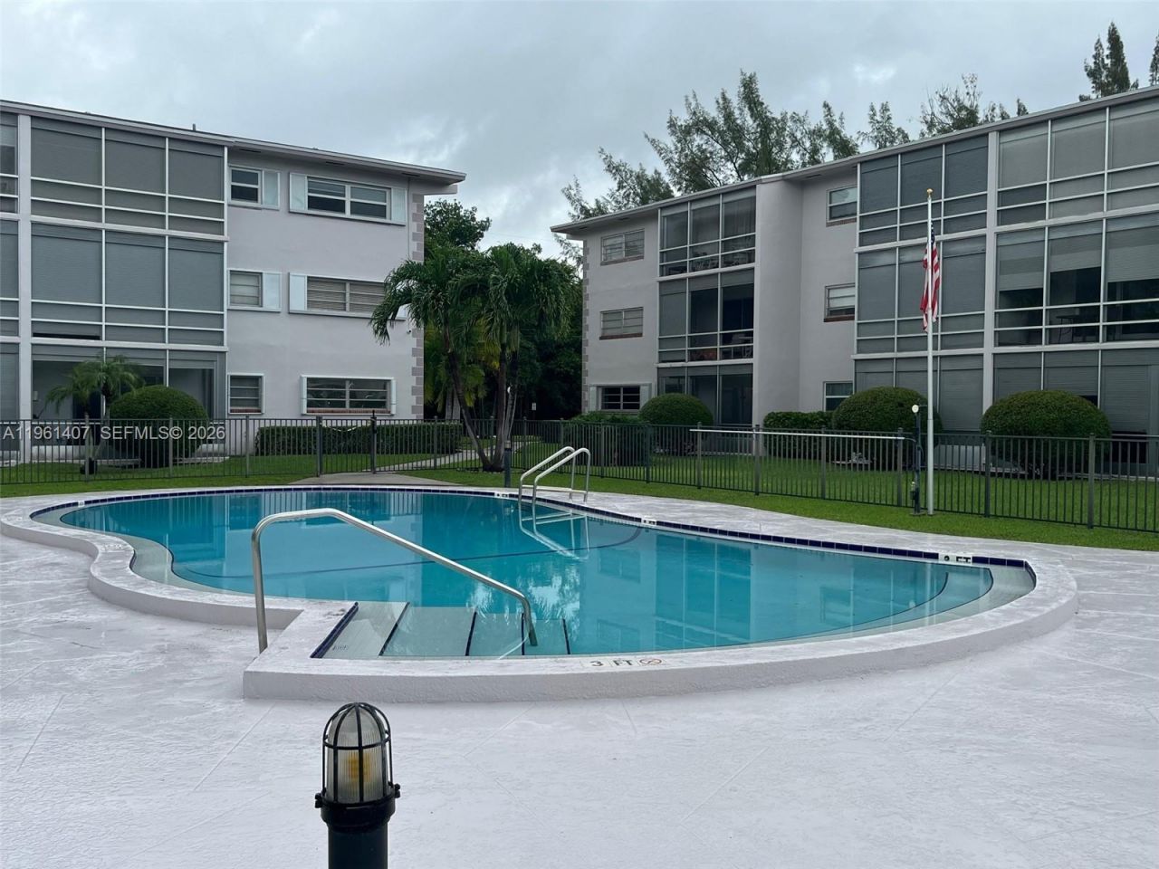 700 Layne Blvd, Unit 124, Hallandale Beach, FL 33009 Photo