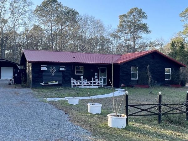 10401 Dawnridge Drive, Moss Point, MS 39562