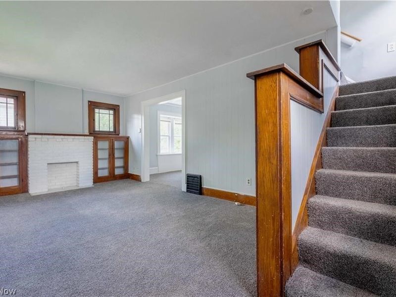 897 Peckham Street, Akron, OH 44320 Photo 2