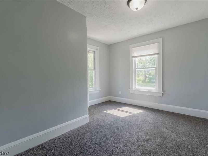 897 Peckham Street, Akron, OH 44320 Photo 9