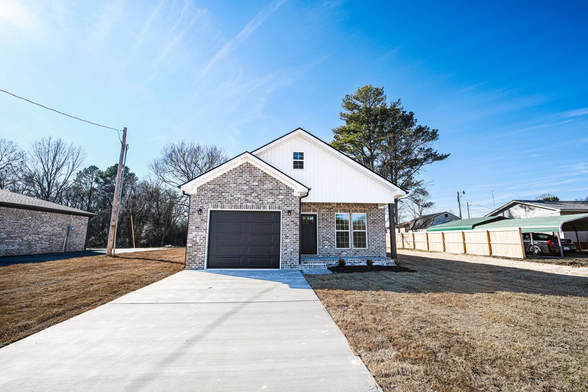 225 Markate Ave, Muscle Shoals, AL 35661 Main Photo