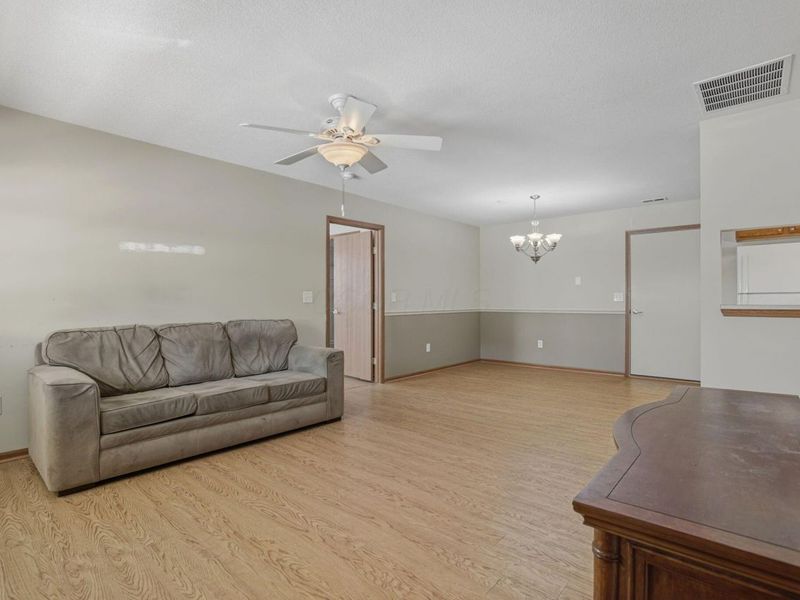 233 Wildwood Court , Heath, OH 43056 Photo 4