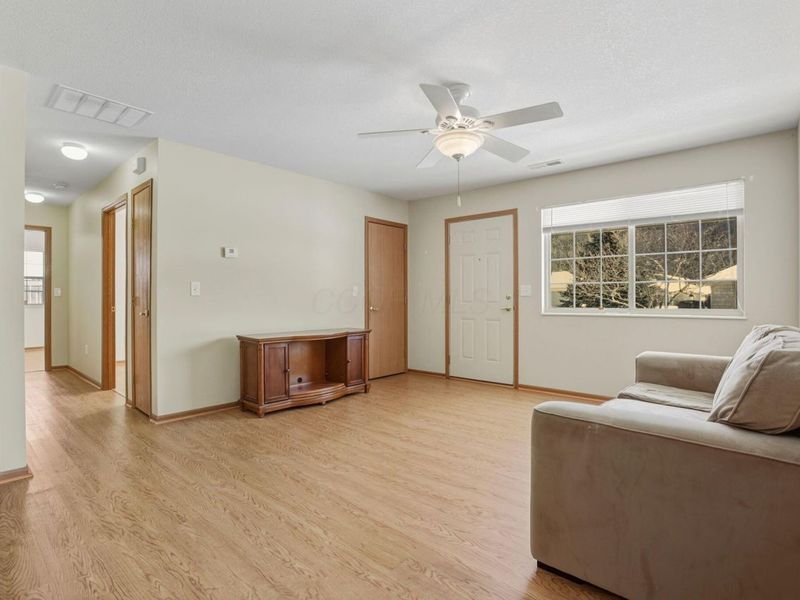 233 Wildwood Court , Heath, OH 43056 Photo 6