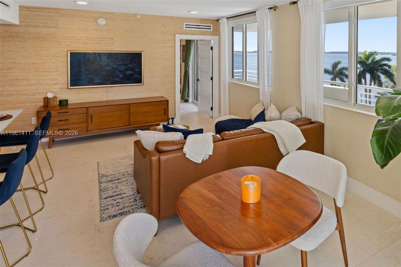 1402 Brickell Bay Dr , Unit 603, Miami, FL 33131 Photo