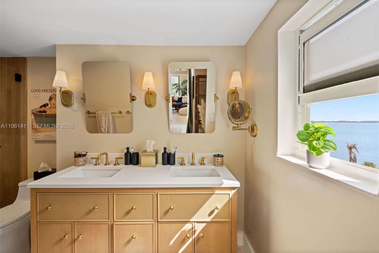 1402 Brickell Bay Dr , Unit 603, Miami, FL 33131 Photo