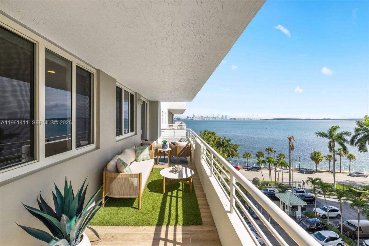 1402 Brickell Bay Dr , Unit 603, Miami, FL 33131 Photo