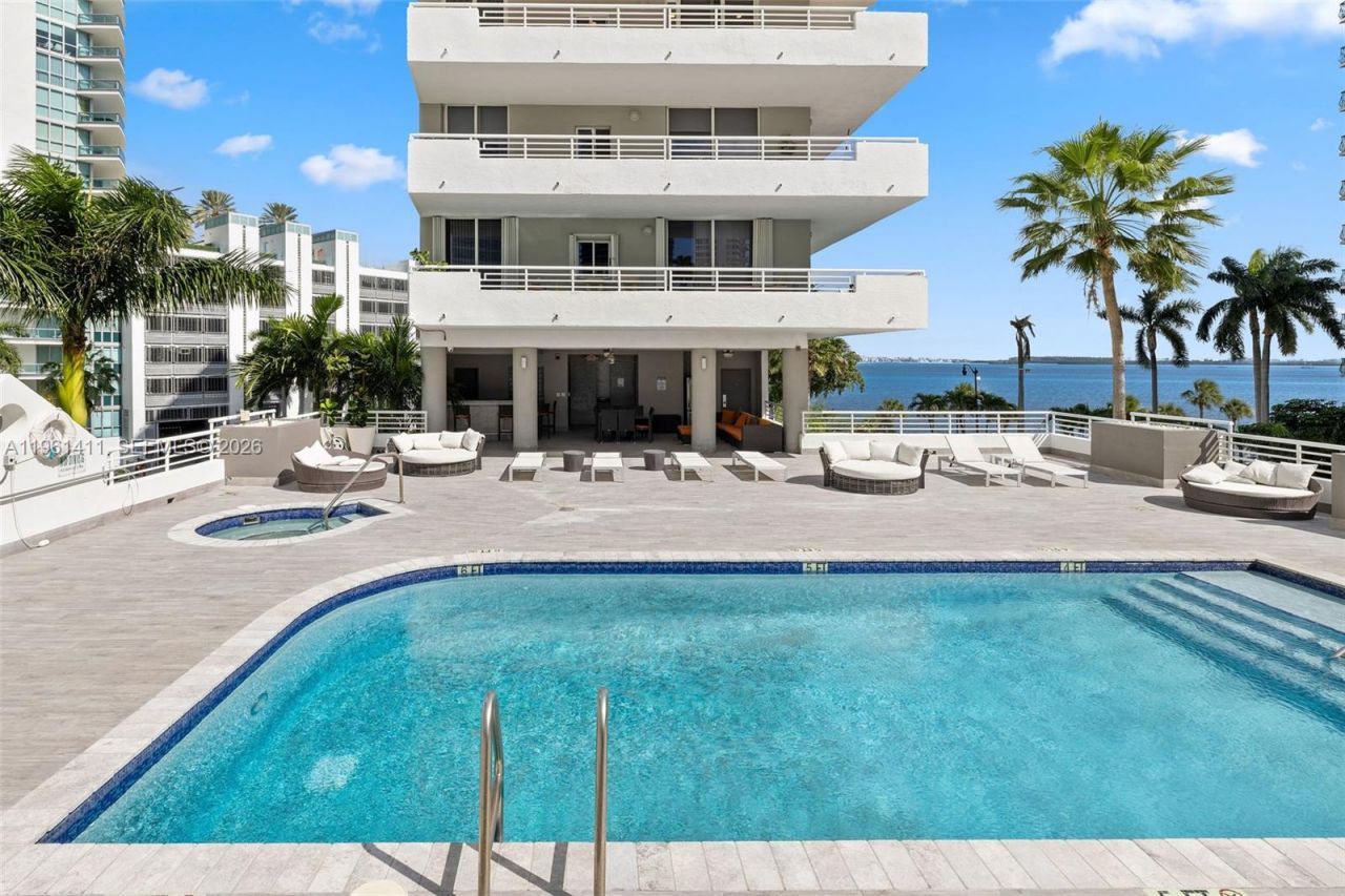 1402 Brickell Bay Dr , Unit 603, Miami, FL 33131 Photo