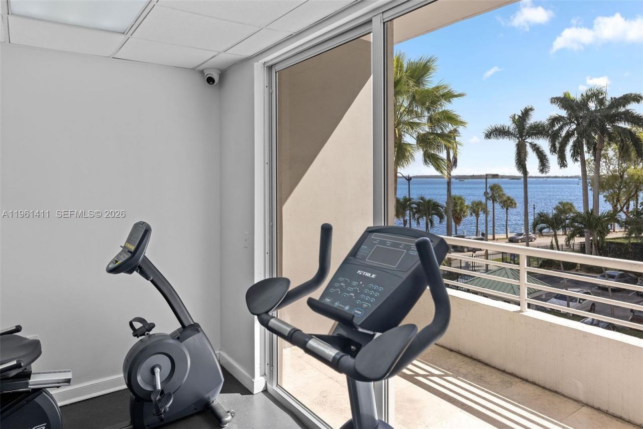 1402 Brickell Bay Dr , Unit 603, Miami, FL 33131 Photo