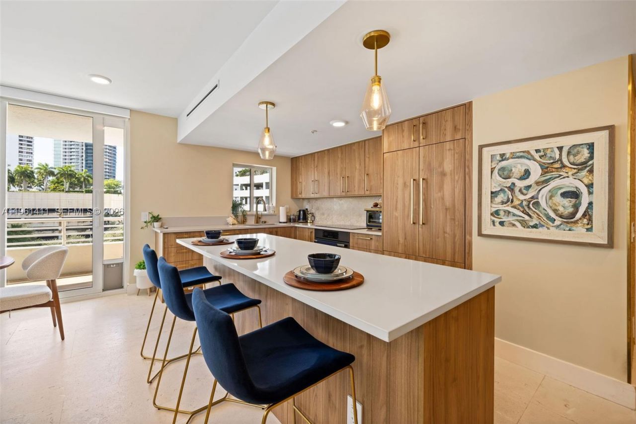 1402 Brickell Bay Dr , Unit 603, Miami, FL 33131 Photo