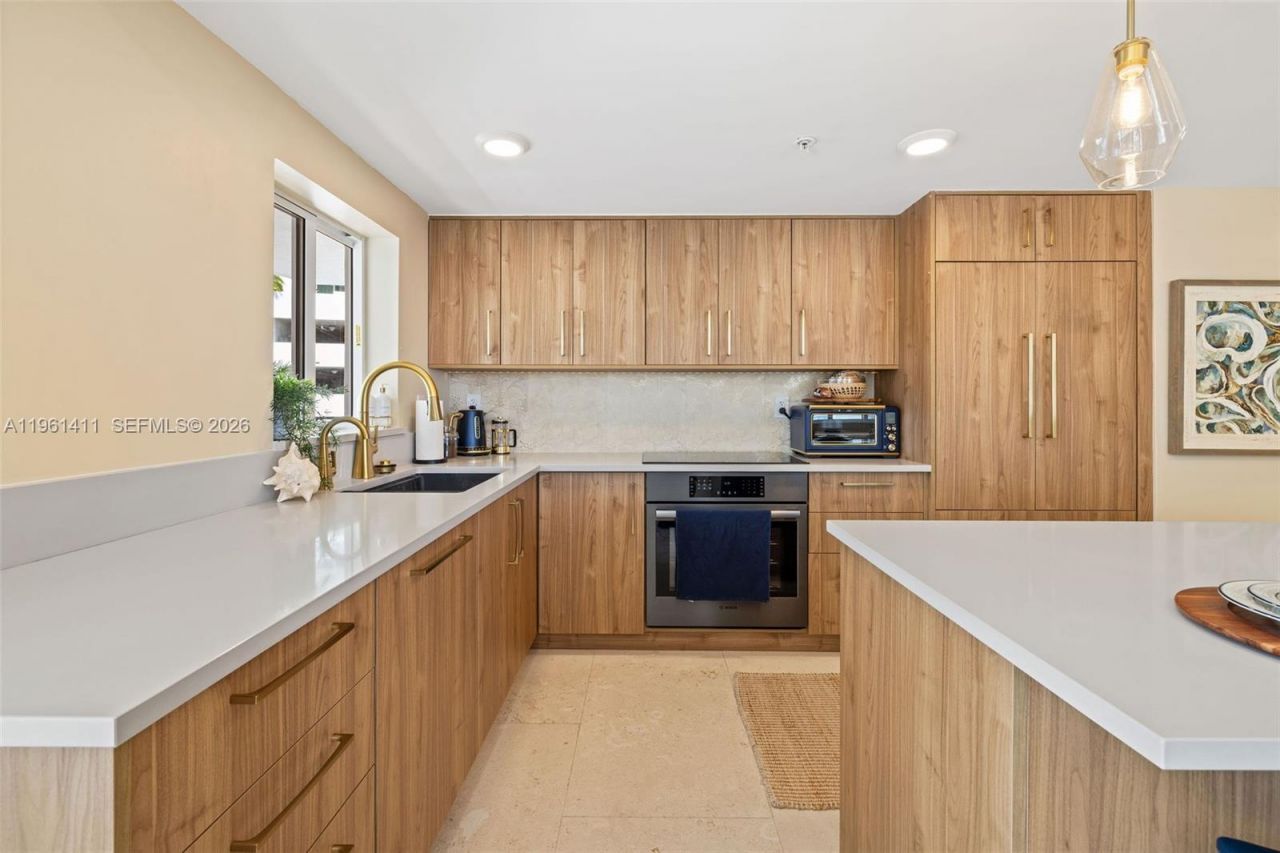 1402 Brickell Bay Dr , Unit 603, Miami, FL 33131 Photo