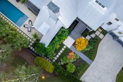 572 Wading Place photo 4