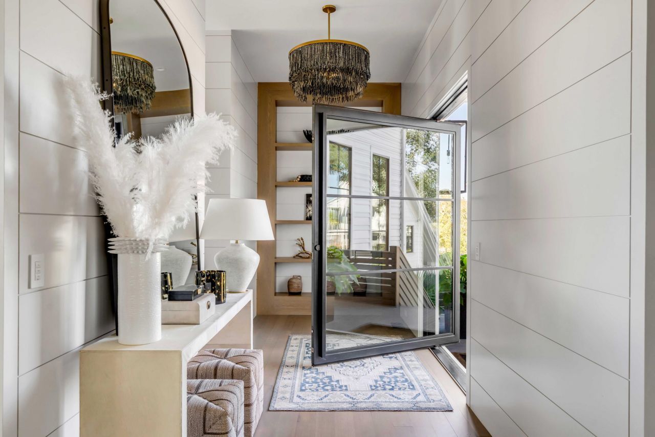 572 Wading Place Photo 7