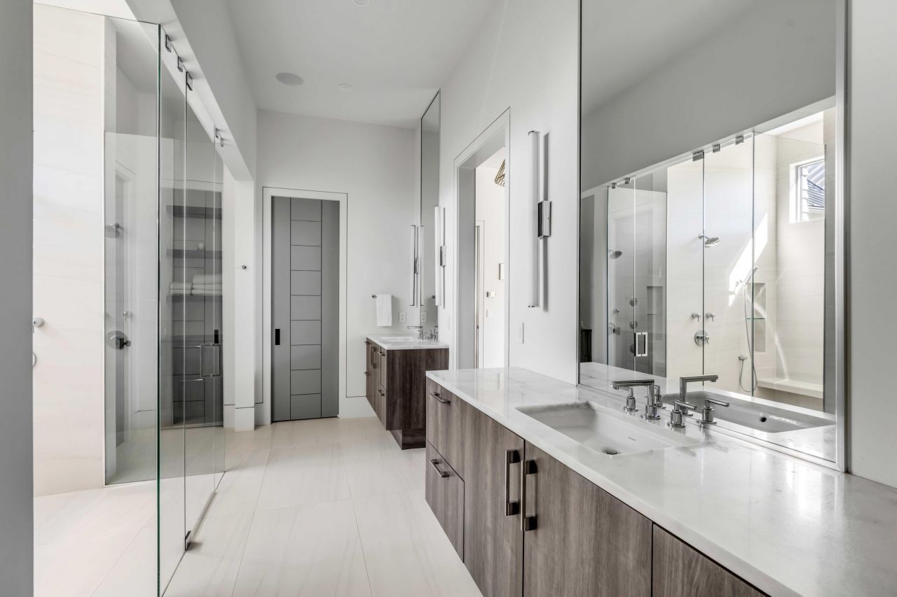 576 Wading Place Photo 23