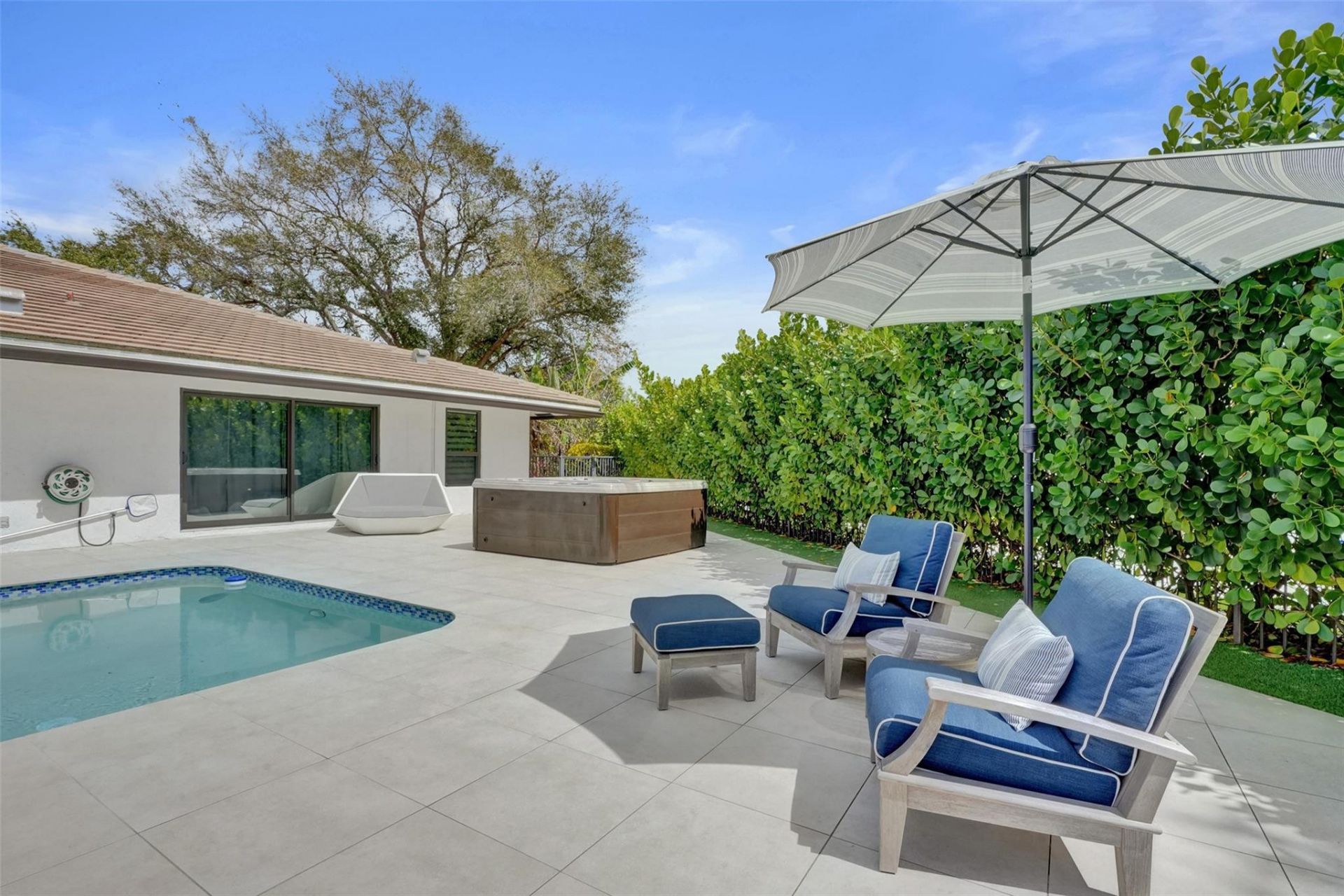 614 Lakewoode Circle W, Delray Beach, FL 33445 Photo