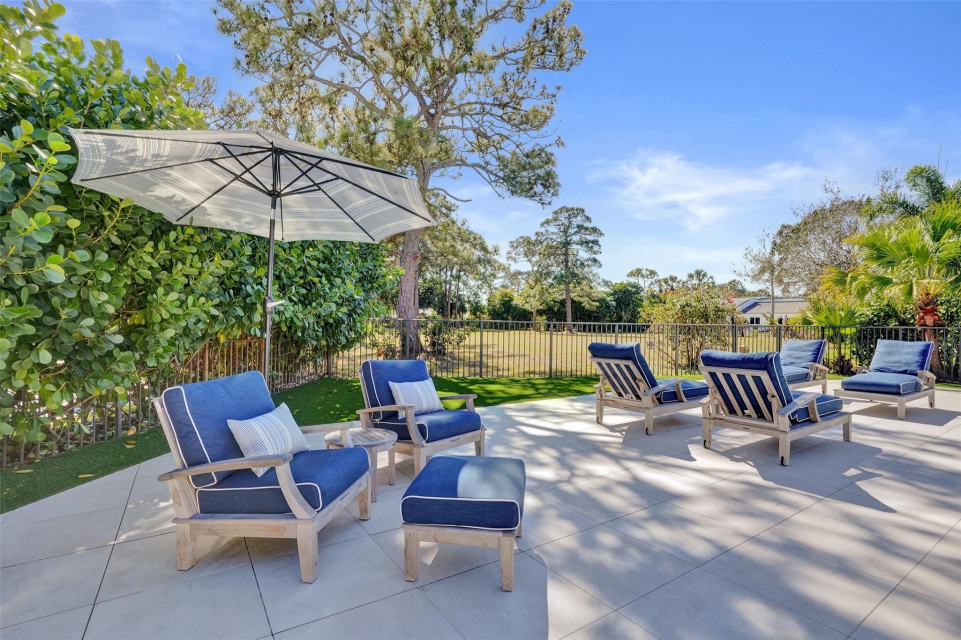614 Lakewoode Circle W, Delray Beach, FL 33445 Photo