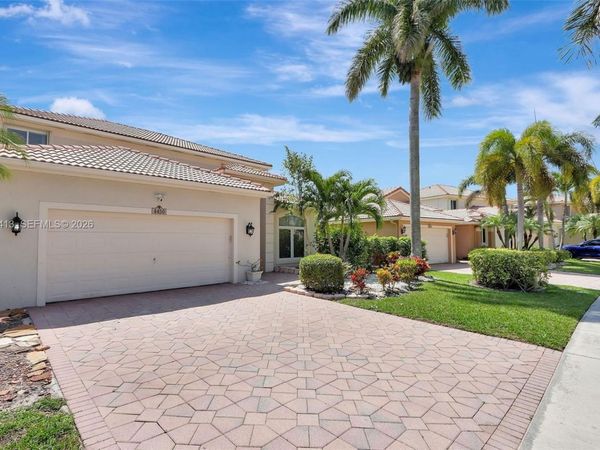 4450 Banyan Trails Dr, Coconut Creek, FL 33073