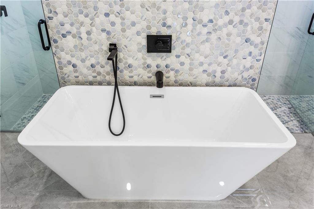 3318 NE 13th Pl, Cape Coral, FL 33909 Photo