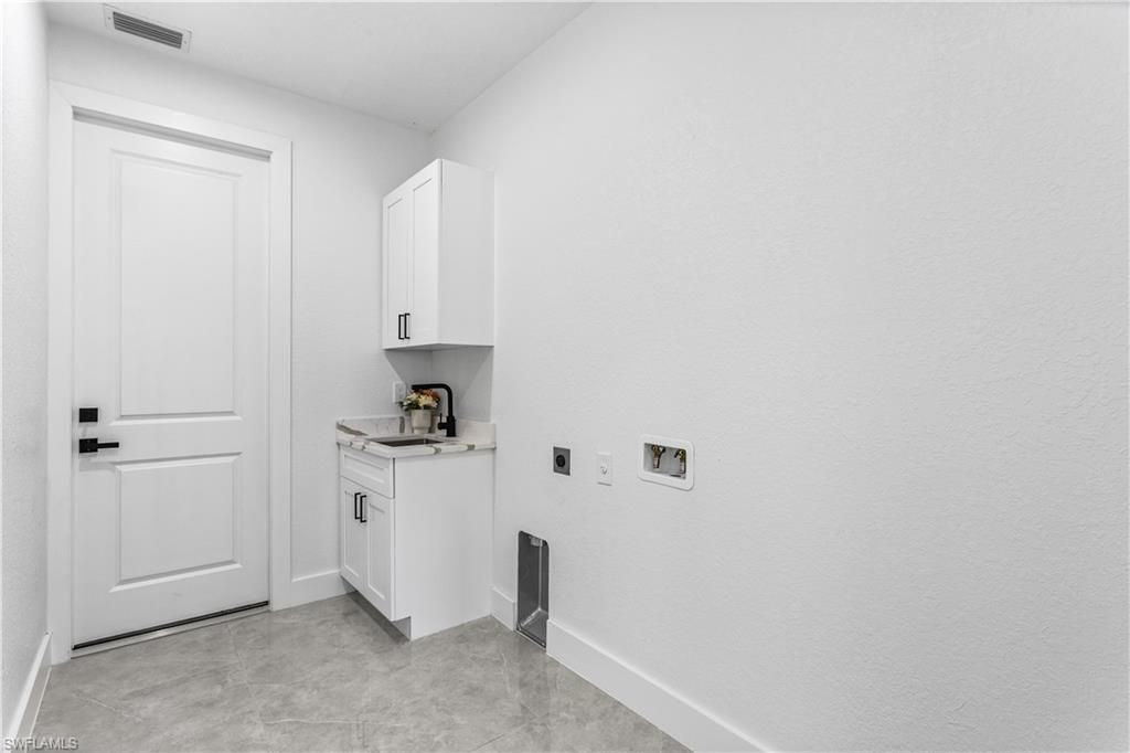 3318 NE 13th Pl, Cape Coral, FL 33909 Photo