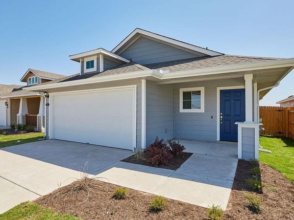 303 Trailside LN, Bastrop, TX 78602