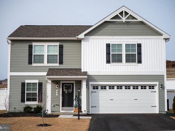 25 NATURES WAY CIRCLE, NEW OXFORD, PA 17350