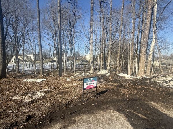 142 Queens Ct, Clarksville, TN 37043