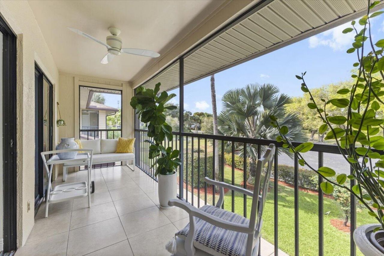 15492 Lakes Of Delray Boulevard, Unit 203, Delray Beach, FL 33484 Photo
