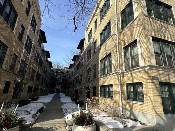 4322 N CLARENDON Avenue, Unit 2221, Chicago, IL 60613