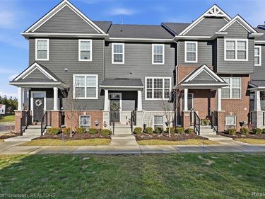 230 Sydney Court S, Plymouth, MI 48170