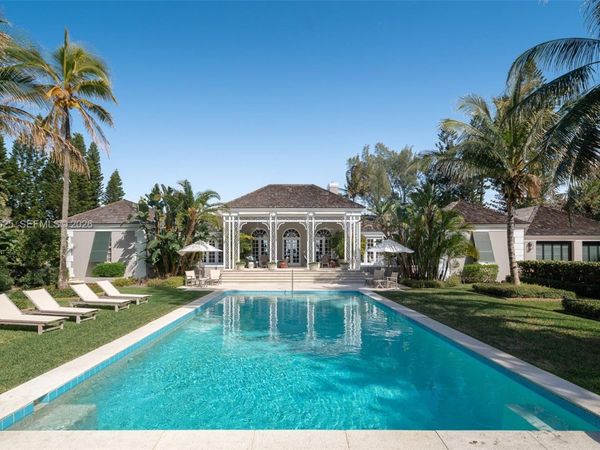 21 S Beach Rd, Jupiter Island, FL 33455