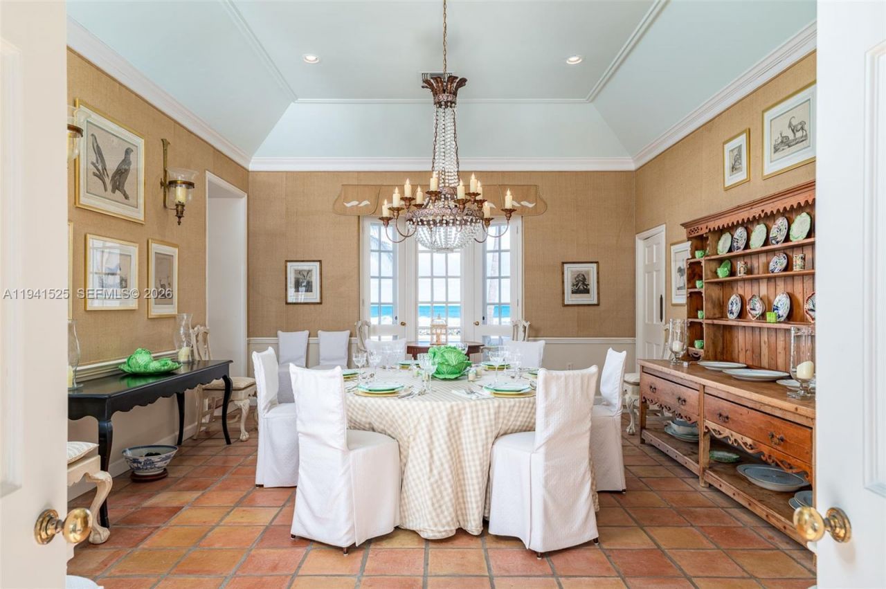 21 S Beach Rd, Jupiter Island, FL 33455 Photo