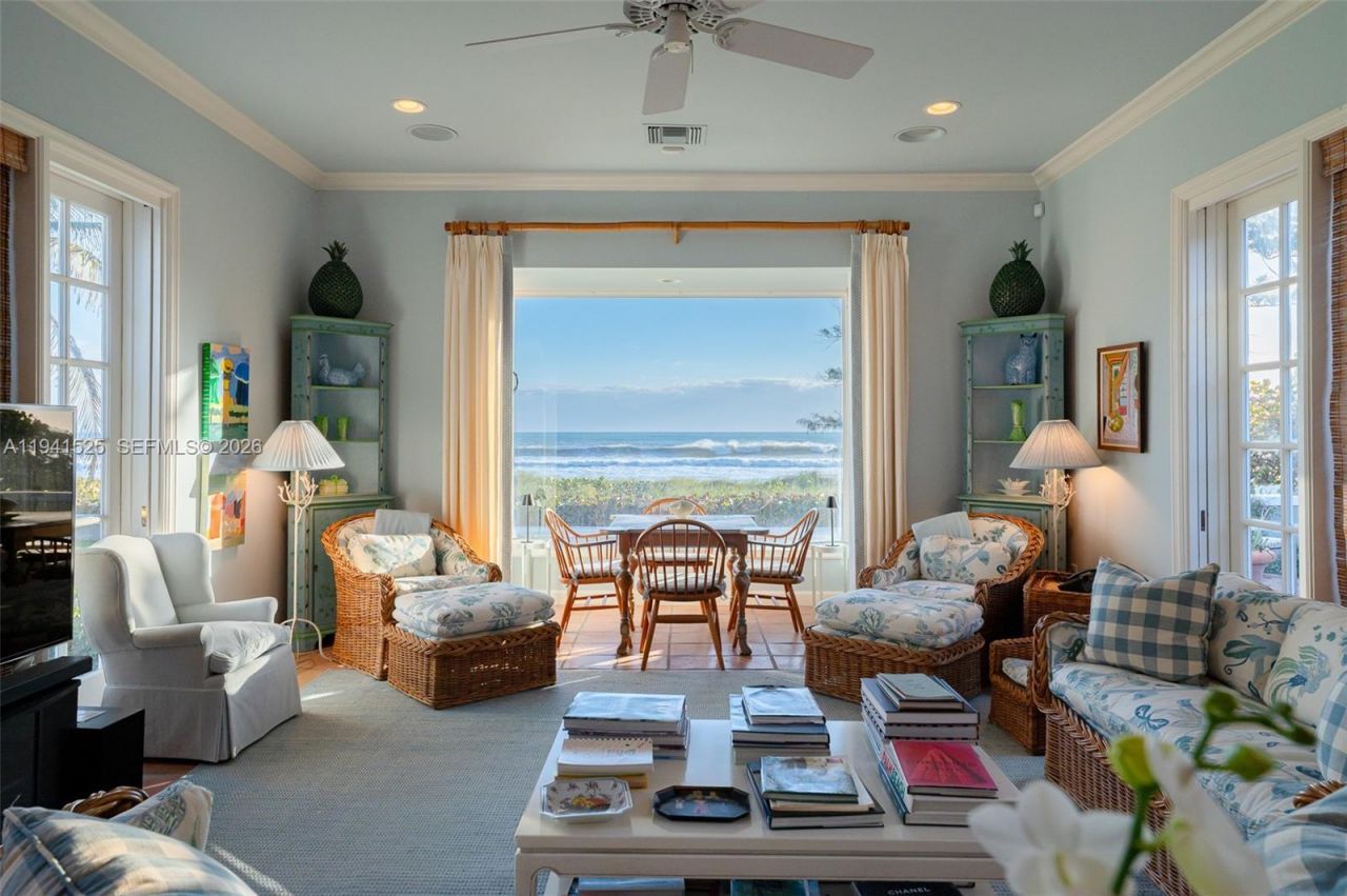 21 S Beach Rd, Jupiter Island, FL 33455 Photo