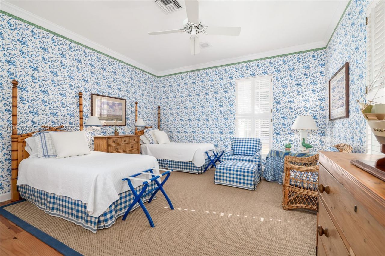 21 S Beach Rd, Jupiter Island, FL 33455 Photo