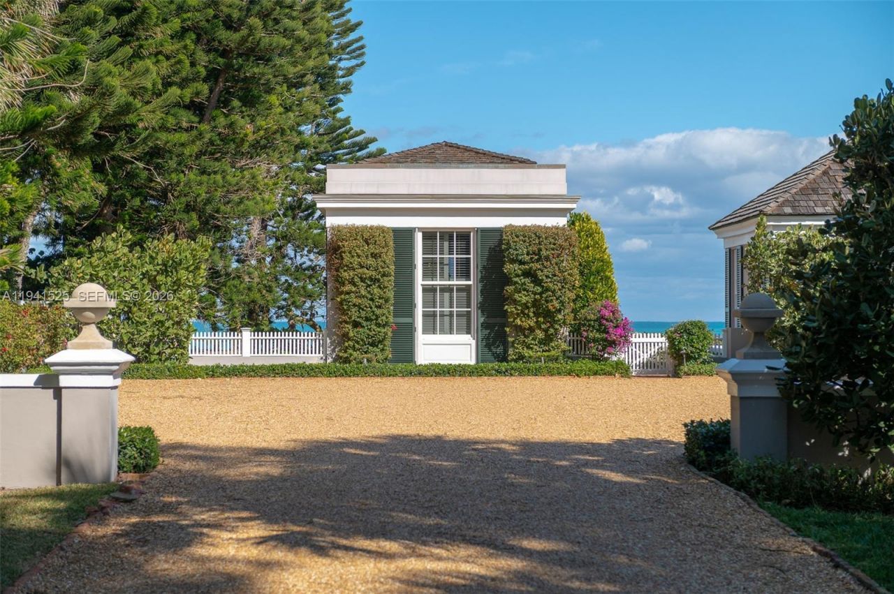 21 S Beach Rd, Jupiter Island, FL 33455 Photo